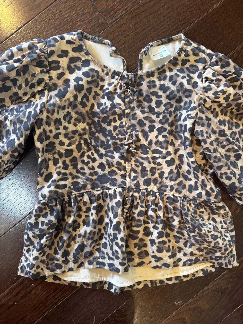 Abercrombie kids Girls Leopard Peplum Top, puff sleeve excellent condition 7/8